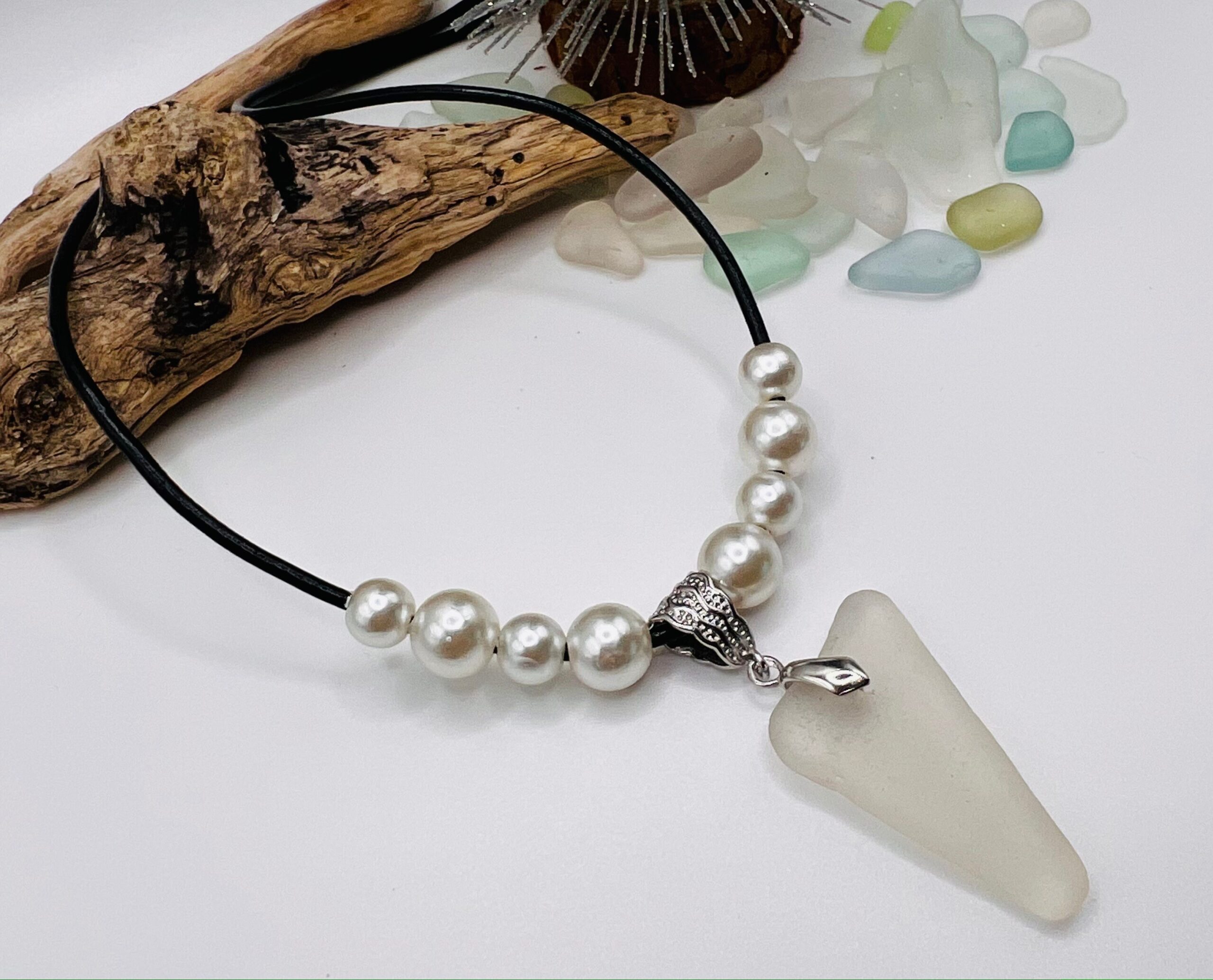 Leather Pendant Necklace White Pearl Necklace with White Up